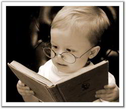 niño leyendo un libro