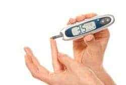 diabetes - midiendo nivel de glucosa en sangre
